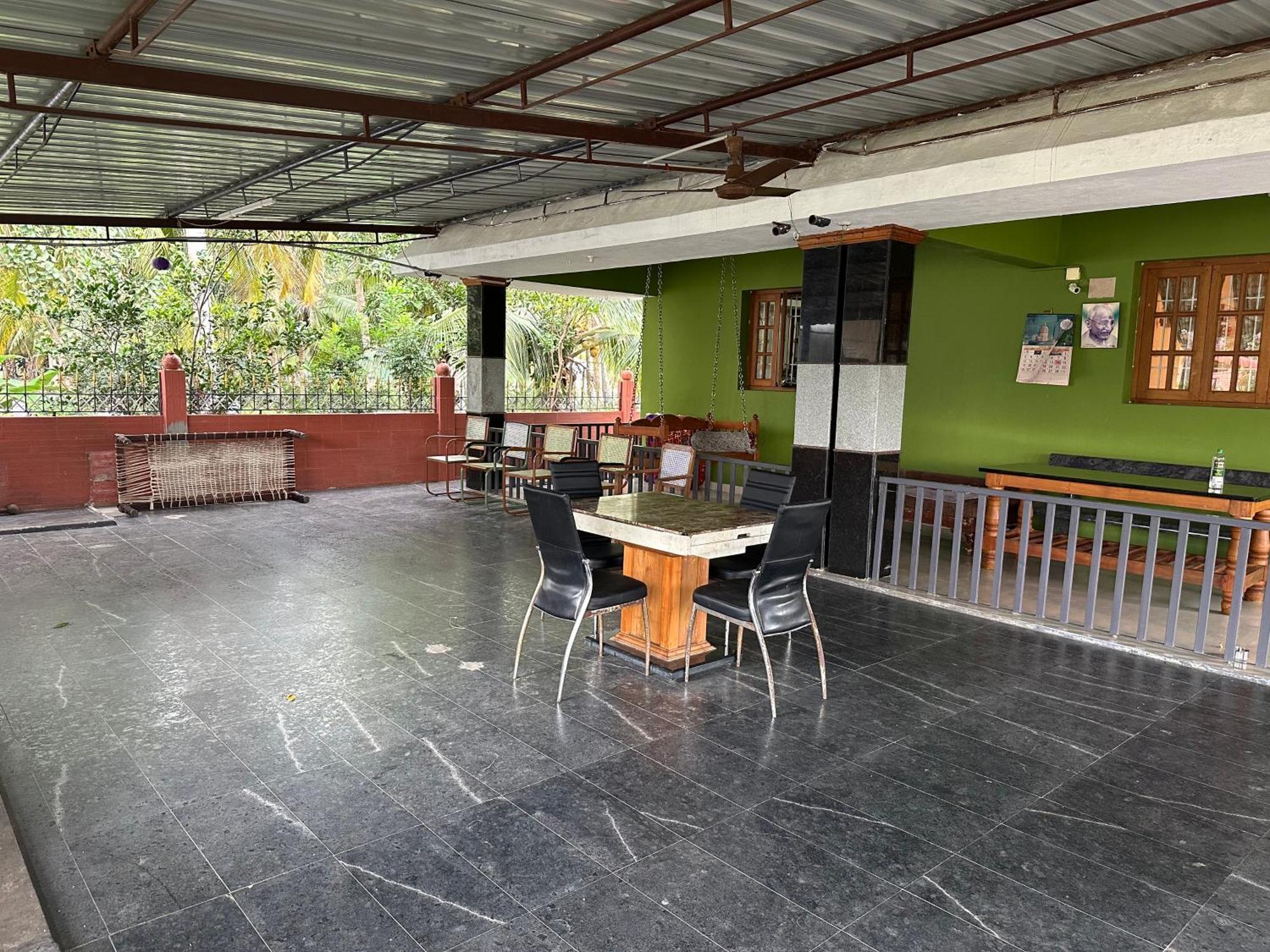 Sakthi Garden Home Stay Erode Buitenkant foto